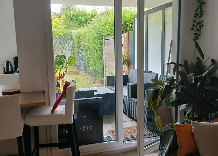公寓 Cosy A Avec Terrasse Et Jardin